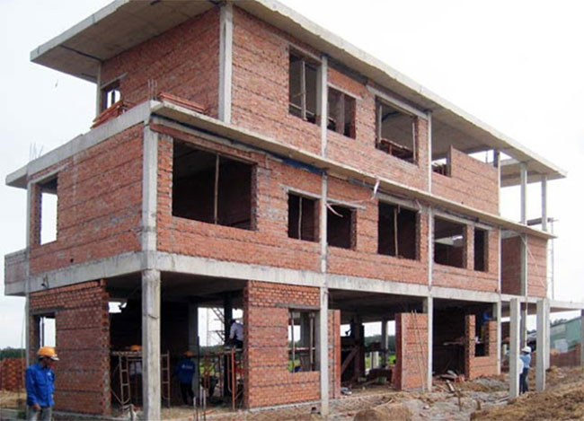 Xây nhà phần thô: Quy trình và báo giá xây thô chi tiết 2026 1 Xây nhà phần thô bao gồm các công việc chính như thi công móng, dựng khung cột, xây tường