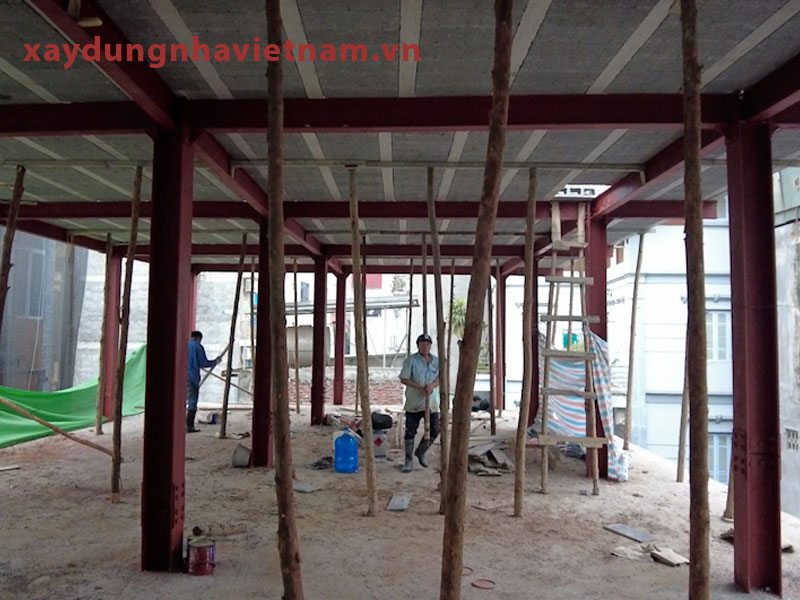 Nhà khung thép là gì? Giá nhà khung thép là bao nhiêu? 1 Một hệ nhà thép tiền chế kết hợp sàn bê tông nhẹ