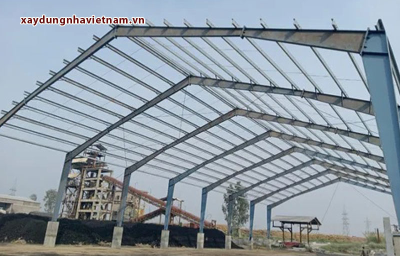 Khung dầm cột nhà xưởng tiền chế làm bằng thép chữ H