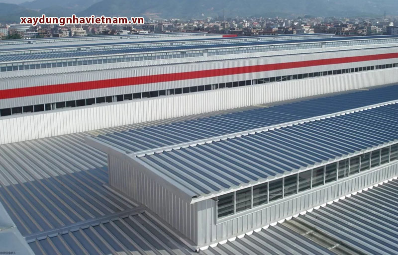 Mái nhà xưởng thép tiền chế chủ yếu làm bằng tôn cách nhiệt